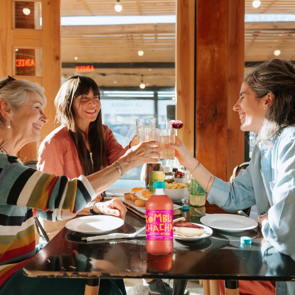 Comparte en familia la kombucha Frambues Jengibre Limon y refresca tus dias